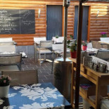 La Cour Interdite Dentro