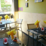 La Cour Interdite Dentro