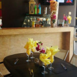 La Cour Interdite Dentro