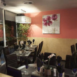 La Cour Interdite Dentro