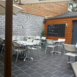 La Cour Interdite Dentro