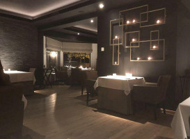 Kris À l'intérieur