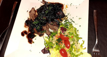 Aux Mains D Argent food