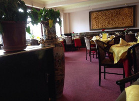 Wang's Garden Dentro