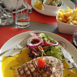 Bizzy Beloy Nourriture