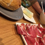 Chermanne Nourriture