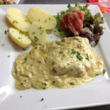 Val De La Cascade Comida