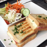 Brasserie De Kapelanij Comida