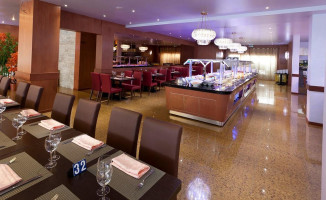 Wok King Garden Dentro