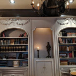 Augusta B.v. À l'intérieur