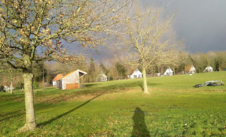 Country Golf Ees outside