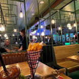 Bartele's Diner Dentro