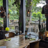 Captain Jack À l'intérieur