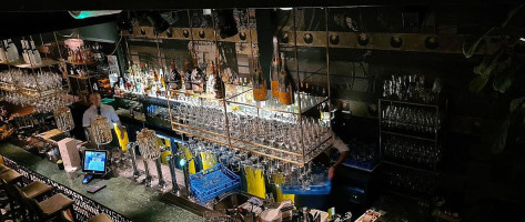 Le Barrage À l'intérieur