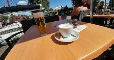 Bistro Jonas In Den Walvis Heeg Minuman