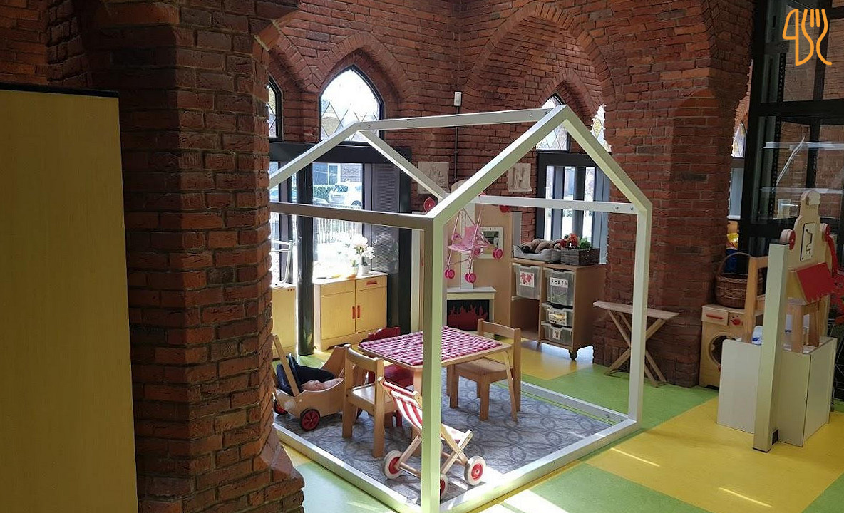 Schuttershof Exterior