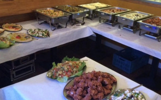 Pyramide Buitenpost Comida