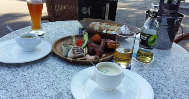 Cafe De Zwaan Bv Son En Breugel drink