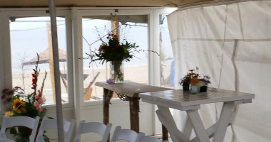 Deining Strandpaviljoen Dentro