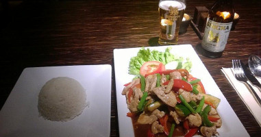 Cho Fah Eathai food