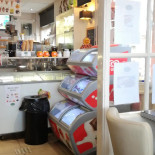 Cafetaria Peet Dentro