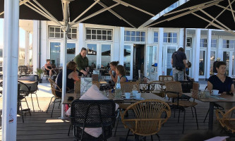 Brasserie Loulou outside