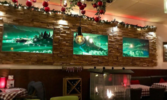 Pizza Di Mama inside