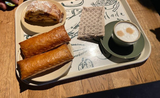 La Place A27 Meerkerk Meerkerk Bebida