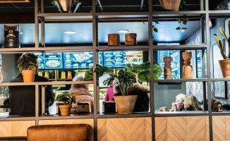 Eetpaleis 't Vosje Raadhuisstraat inside