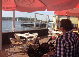 V.o.f. Paviljoen 'de Meerkoet' Wolphaartsdijk Outside