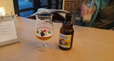 De Drie Burgemeesters Bebida