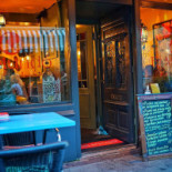 Eterij Tapperij Salud À l'intérieur