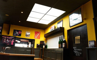 Bally's Diner Hulst Exterior