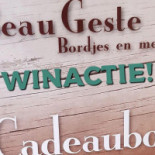 Vie Food Drinks Logo