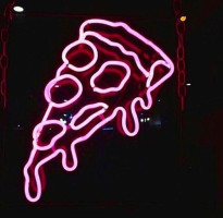 Gusto World Of Pizza Ouderkerk Logo