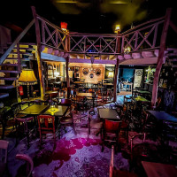 Deux Ours À l'intérieur