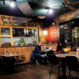 Fat Alice Moody Cracker Nunspeet Dentro