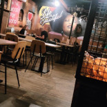 Fat Alice Moody Cracker Nunspeet Dentro