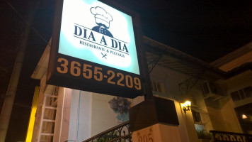 In Den Dolphin Exterior