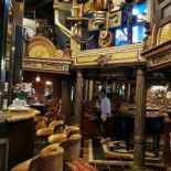 Lazunora À l'intérieur