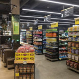 Antonio À l'intérieur