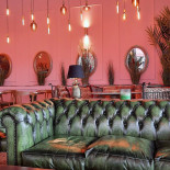 Pink Restobar Dentro