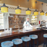 Michelles Pub Brasserie Dentro