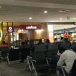 Au Petit Stella À l'intérieur