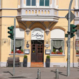 Au Petit Resto 100% Halal Exterior