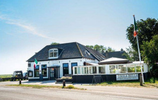 Pizzeria En Isola Bella Westterschelling outside