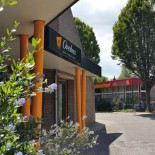 Bowling Overhees Exterior