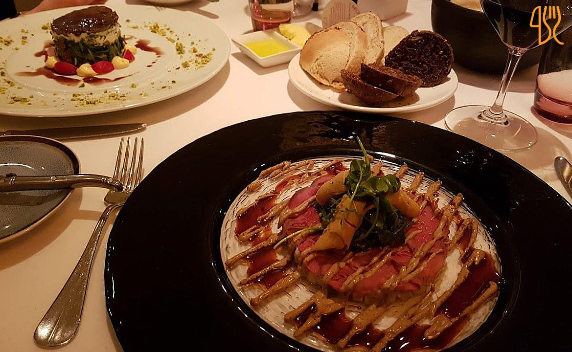 Denc, Dik Cunningham Comida