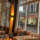 Nate À l'intérieur