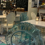 Blushing Amsterdam Dentro